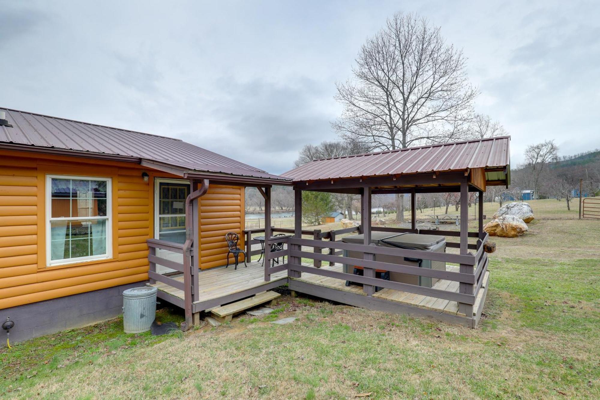 Riverfront Hot Springs Cabin With Private Hot Tub! Dış mekan fotoğraf