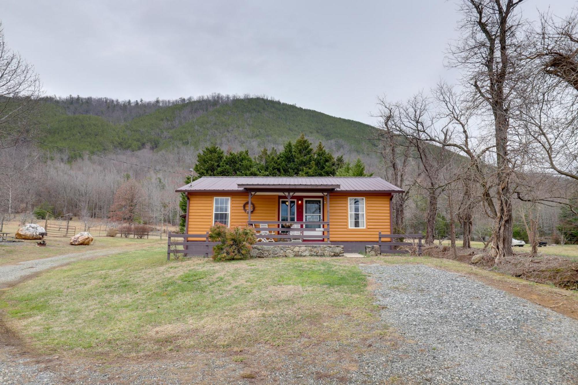 Riverfront Hot Springs Cabin With Private Hot Tub! Dış mekan fotoğraf